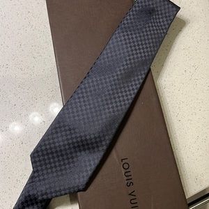 Louis Vuitton Tie with box